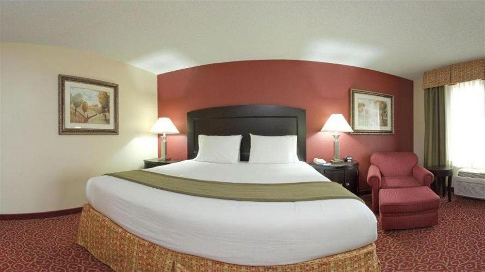 Hotel Express & By Ihg Vandalia