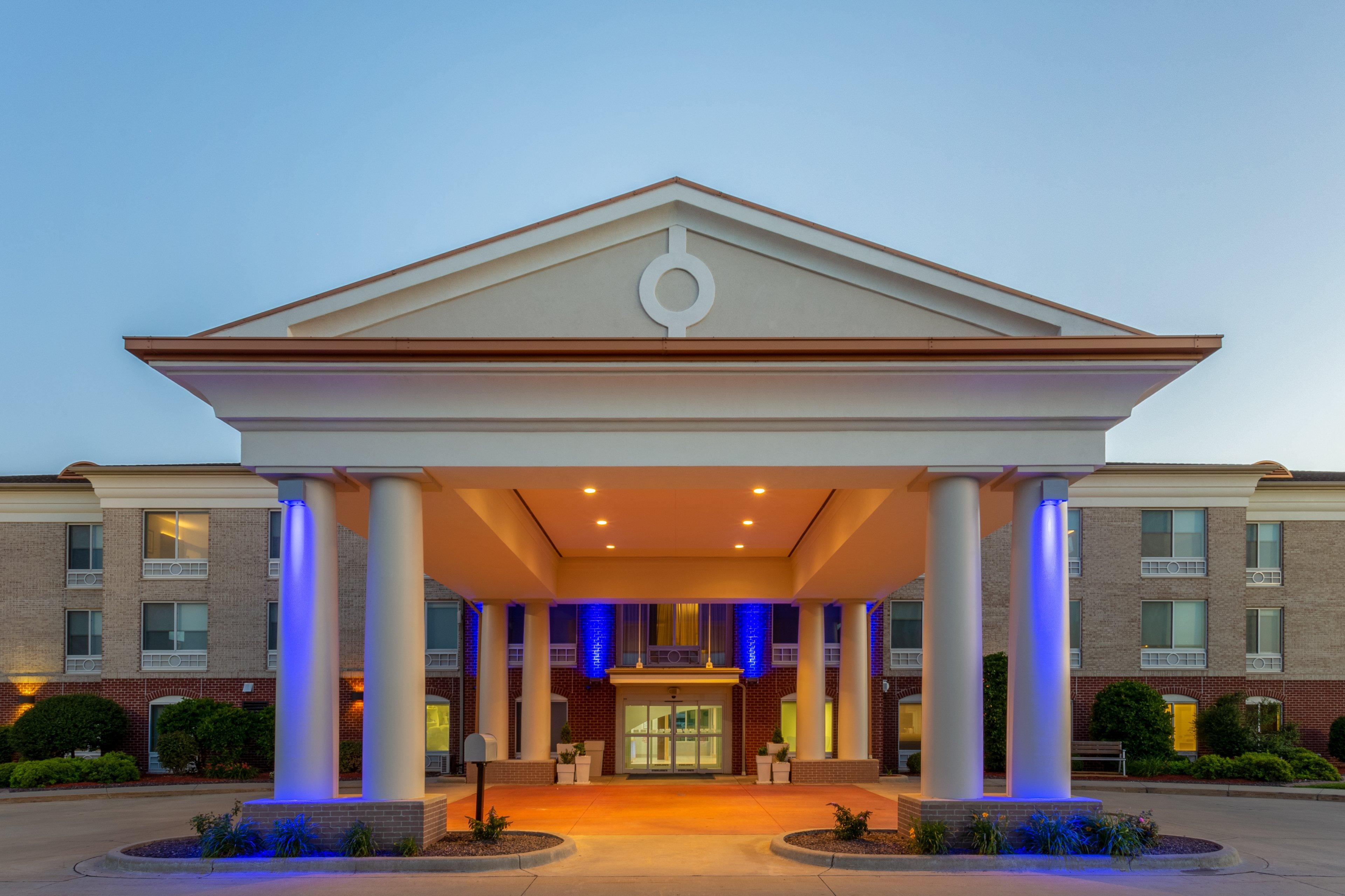 Hotel Express & By Ihg
