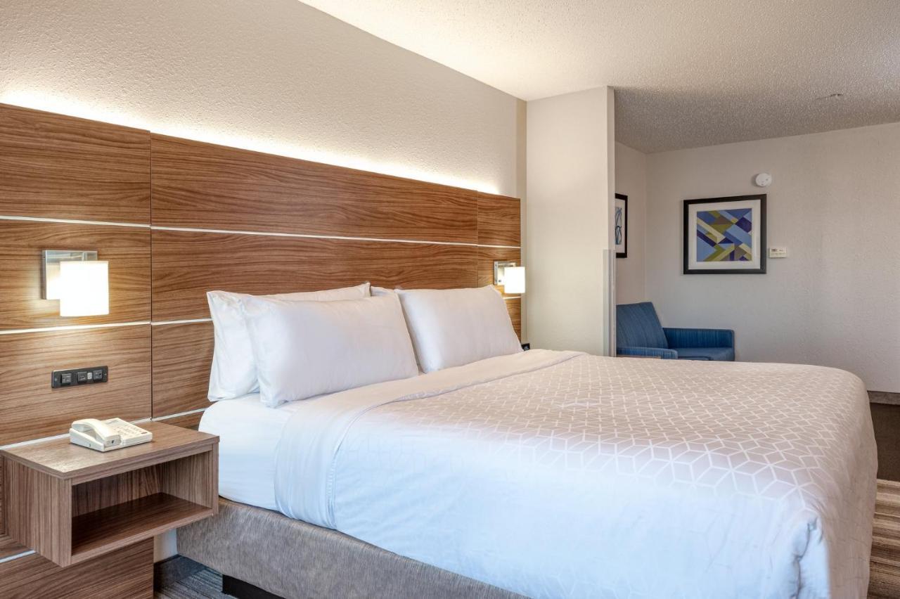 Express & By Ihg Hotel 3*