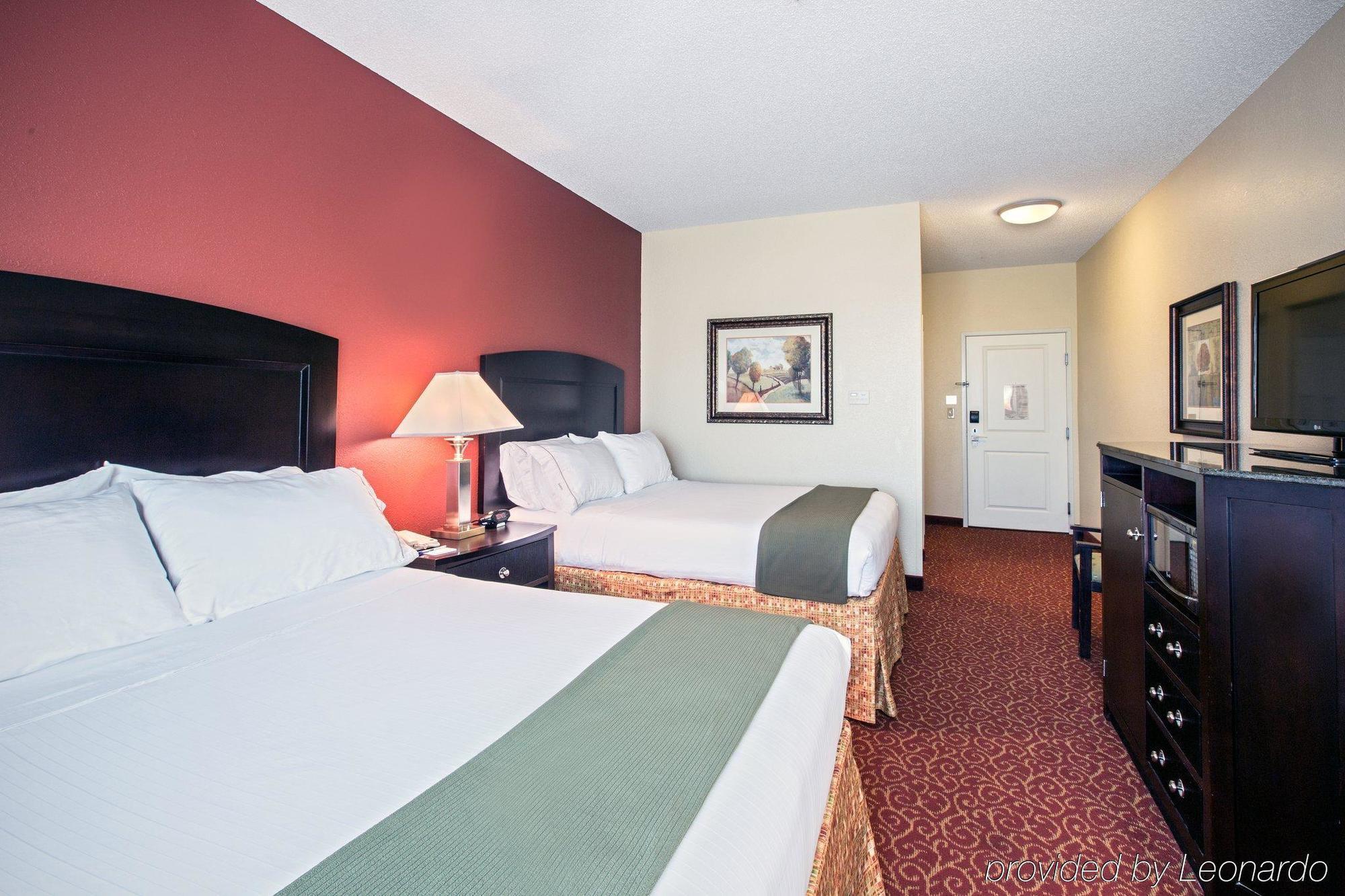Express & By Ihg 3*