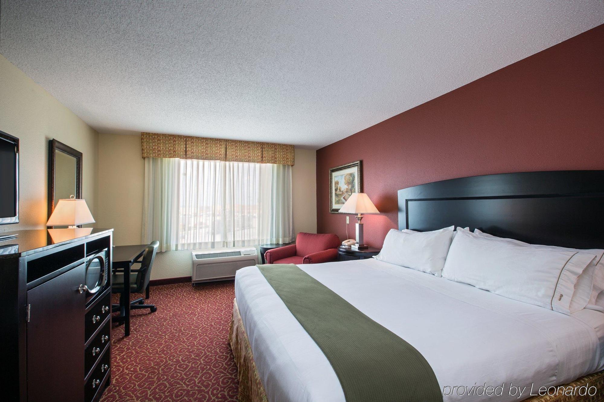 Express & By Ihg Vandalia