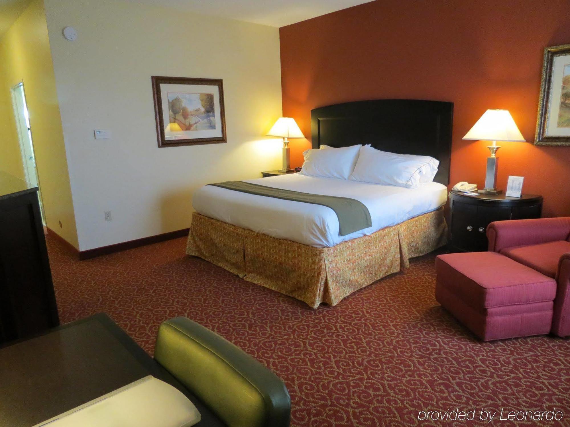 Hotel Express & By Ihg Vandalia