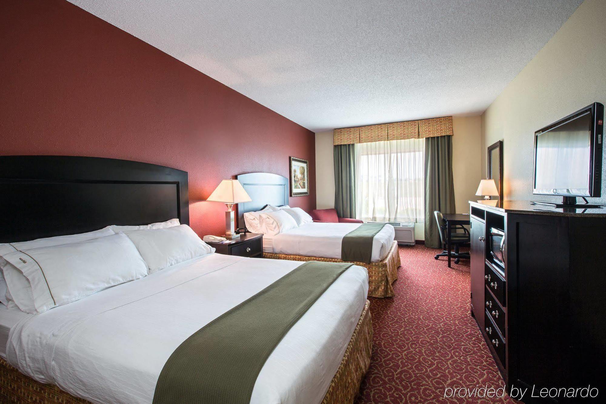 Express & By Ihg 3*