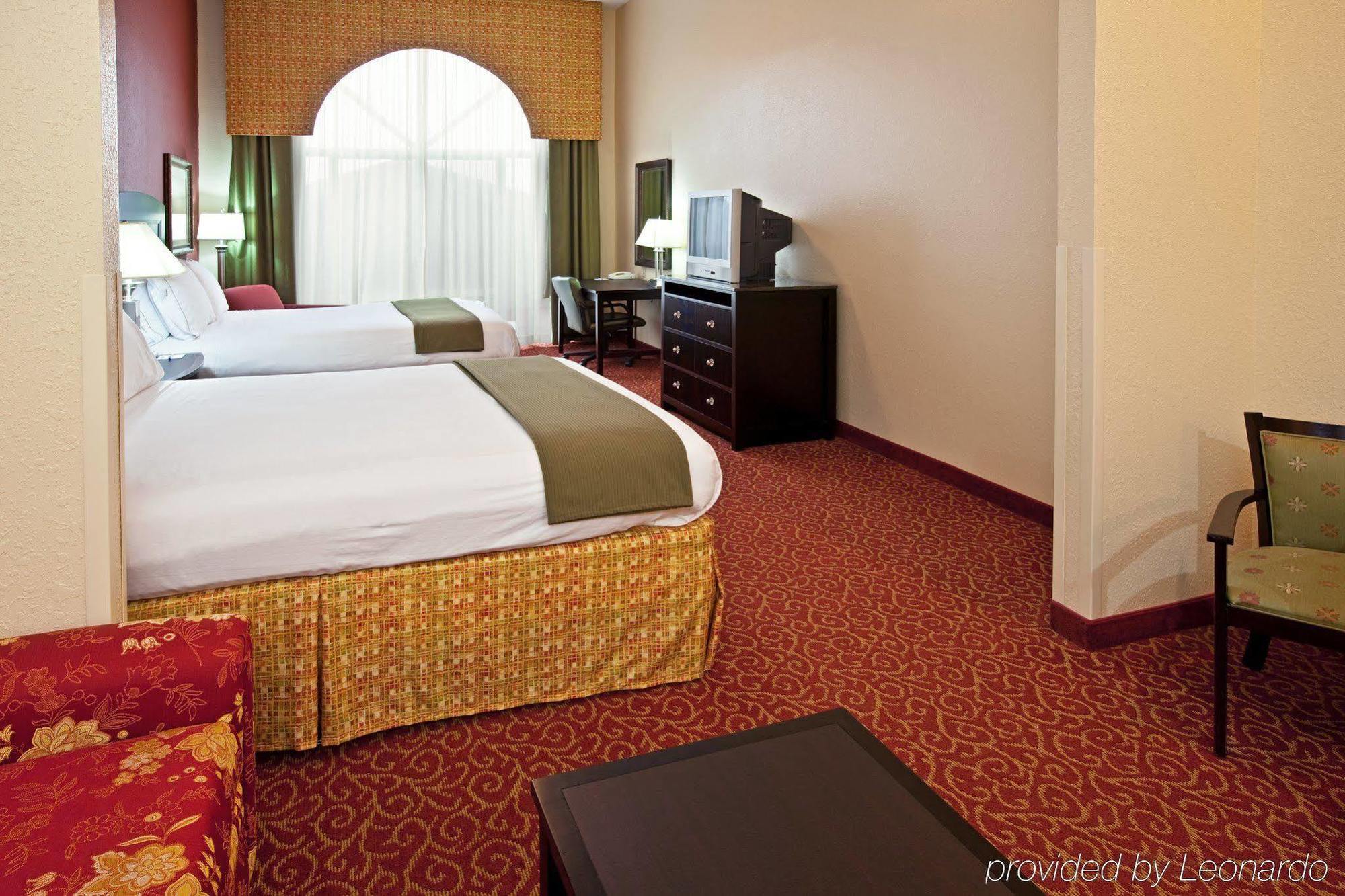 Express & By Ihg Hotel 3*