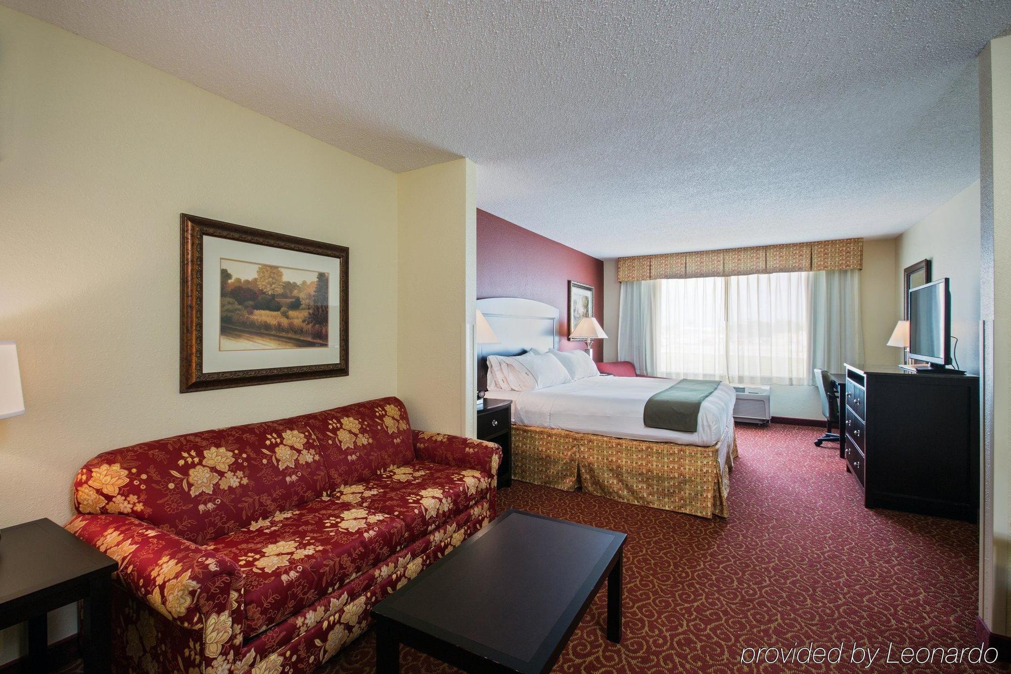 Holiday Express & By Ihg Hotel