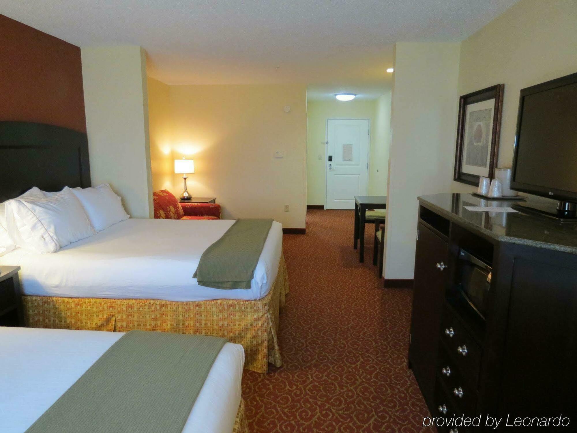 Hotel Express & By Ihg 3*
