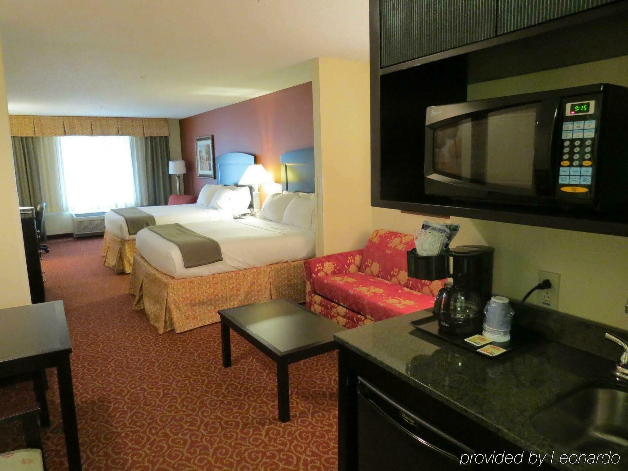 Holiday Express & By Ihg Hotel 3*